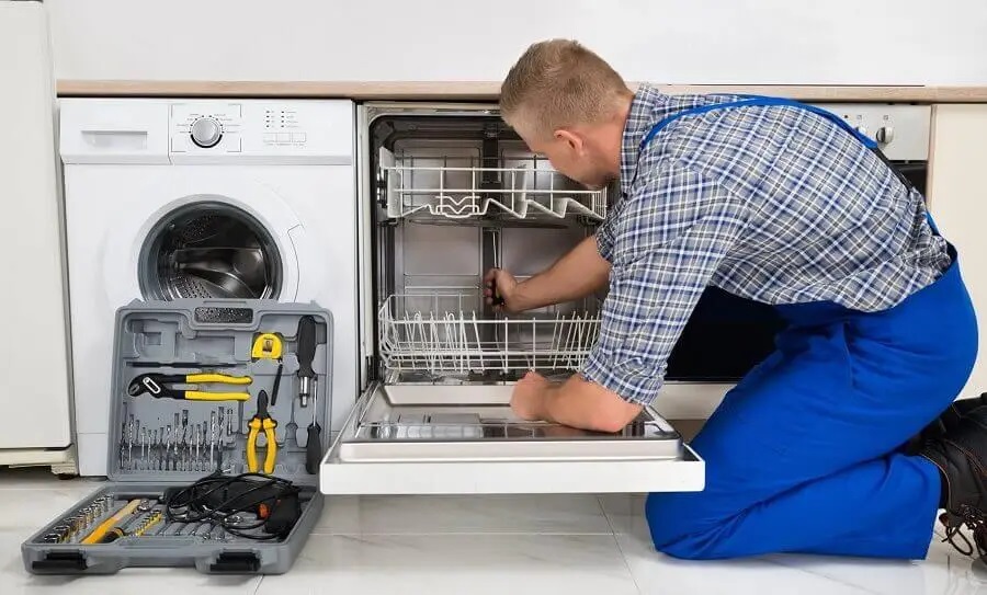 Pamukova Hoover servisi teknisyen ekibi beyaz eşya tamiri yaparken